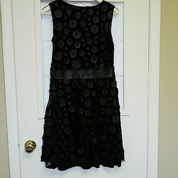 Dress - Picture 4 of 4